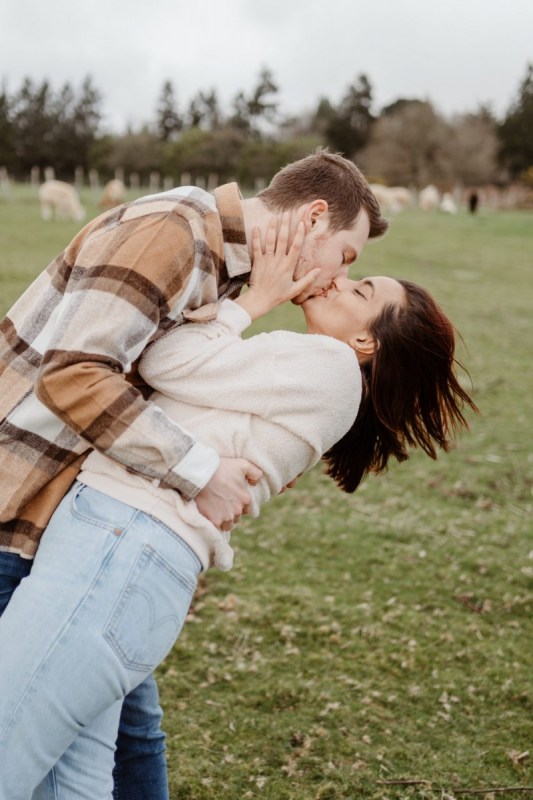 Couple_JulietteViven_JustineGuillemettePhotographie-101-scaled