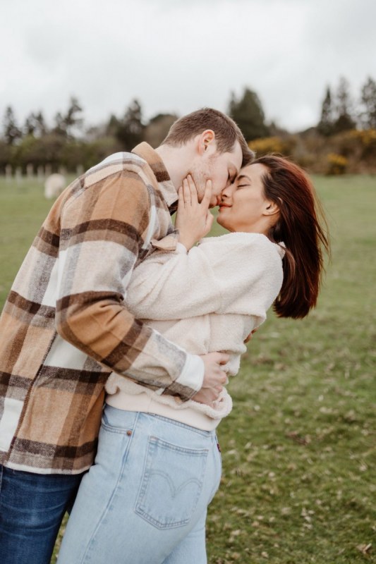 Couple_JulietteViven_JustineGuillemettePhotographie-94-scaled
